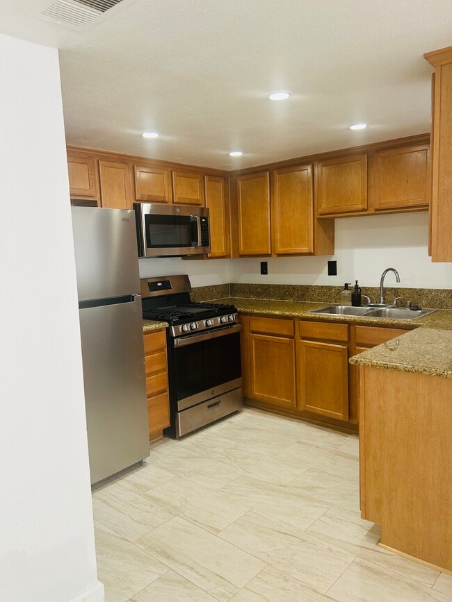 Building Photo - 1339 Massachusetts Ave Unit 101