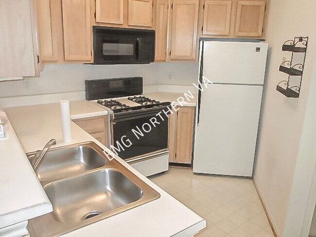 Photo - 4413 Fair Stone Dr