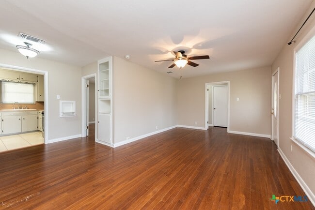 Photo - 126 Bellaire St