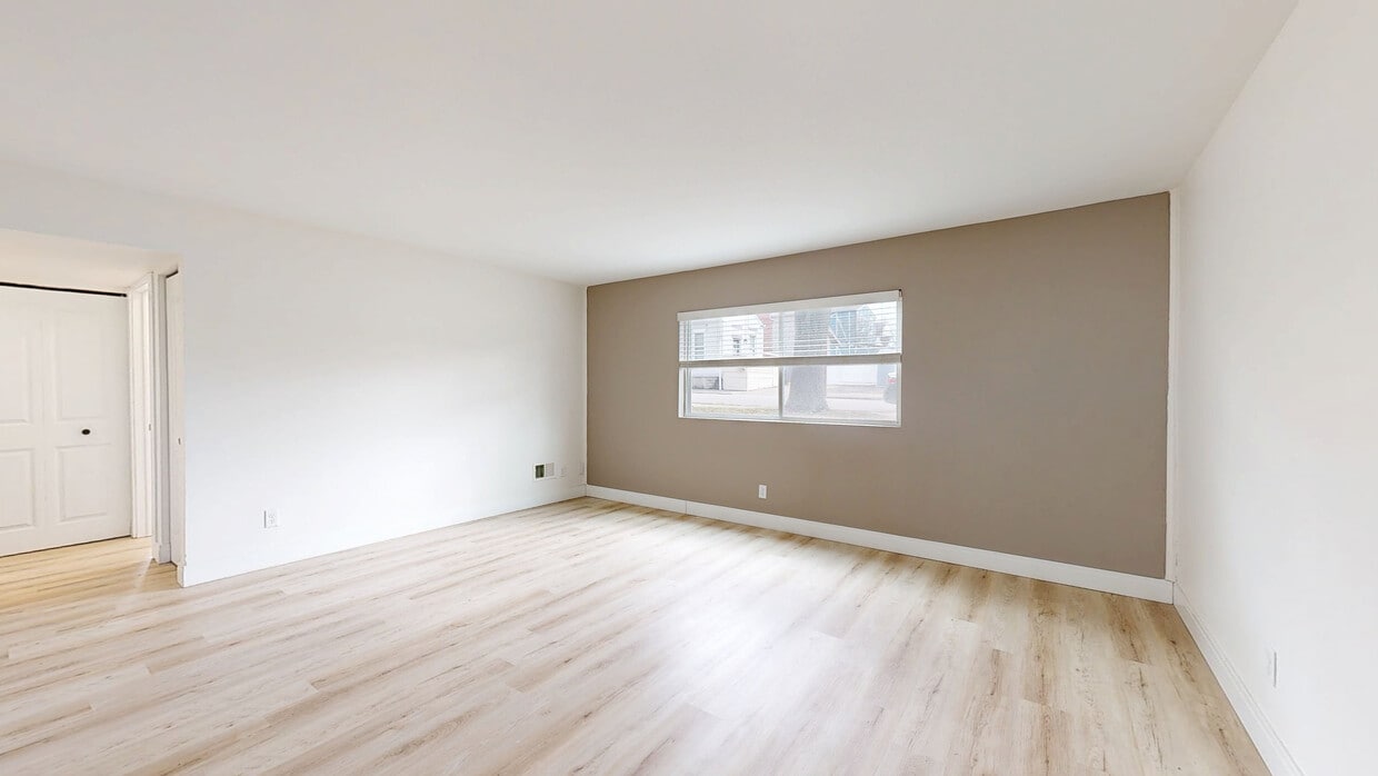 Photo - Cadence of Newport Apartments