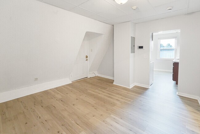 Photo - 8-10 Allen St Unit 3R