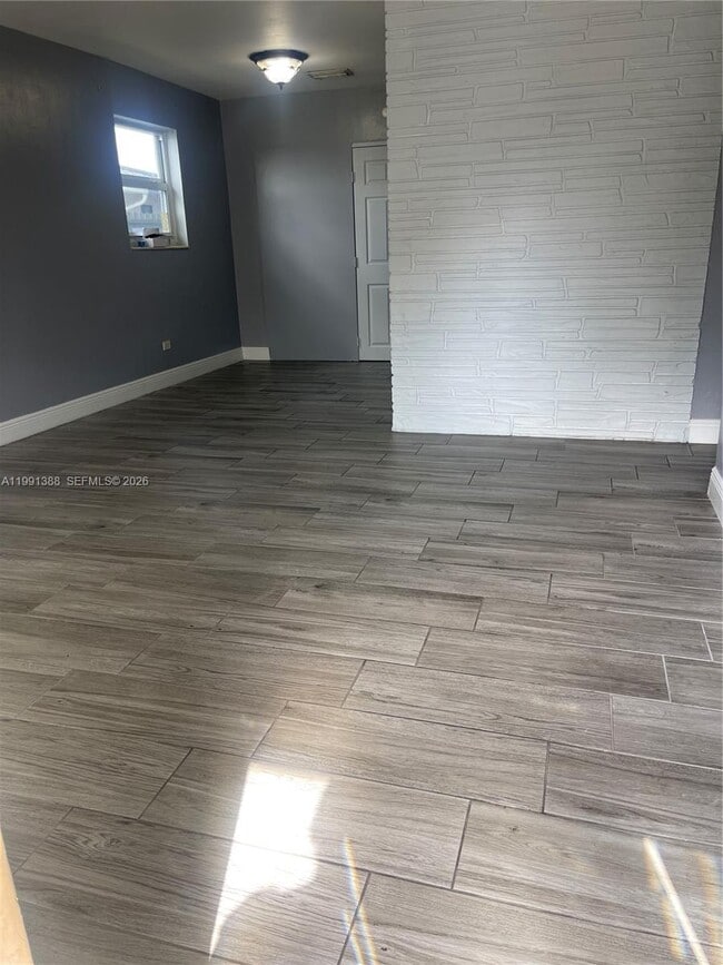 Photo - 1950 SW 68th Way