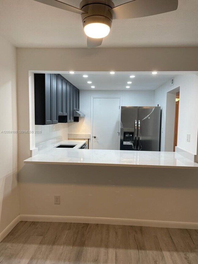 Photo - 120 Royal Pk Dr Unit 2D
