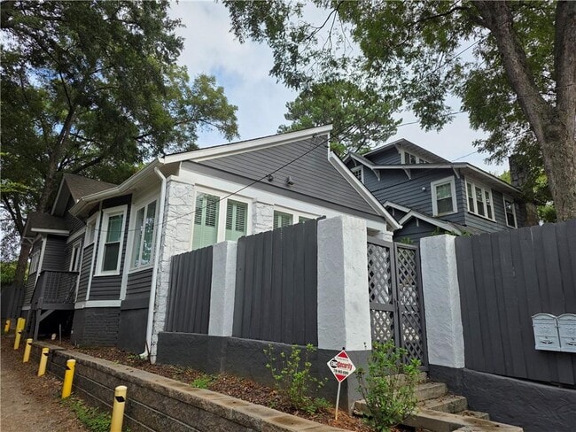 Photo - 929 Argonne Ave NE