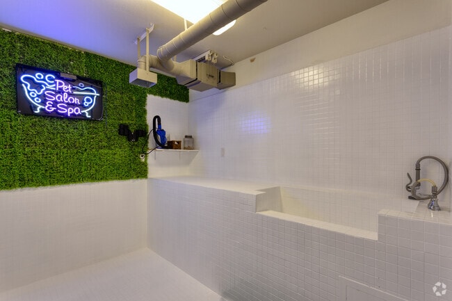 Pet Spa - Renaissance at City Center Apartments