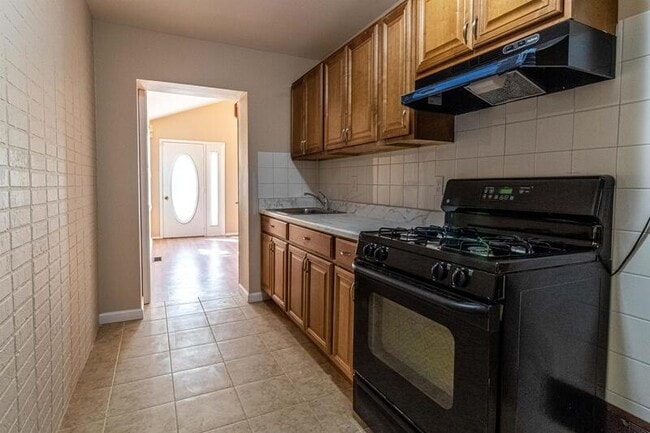 Photo - 732 Old Riverside Rd