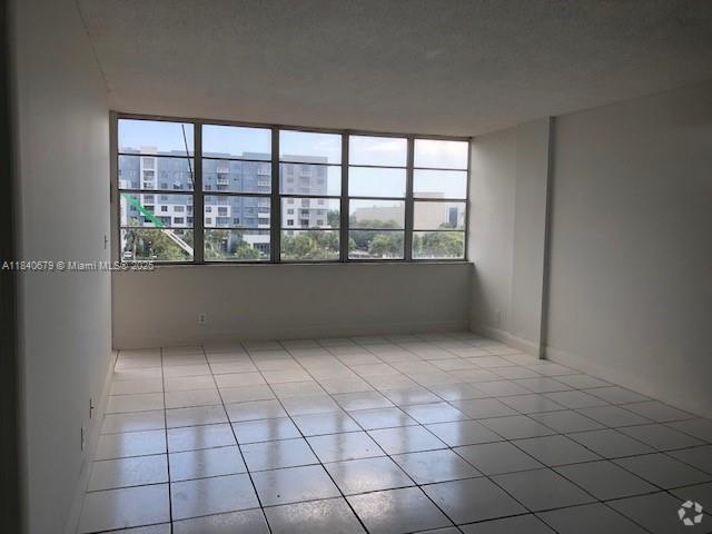 Building Photo - 2025 NE 164th St Unit 407 Rental
