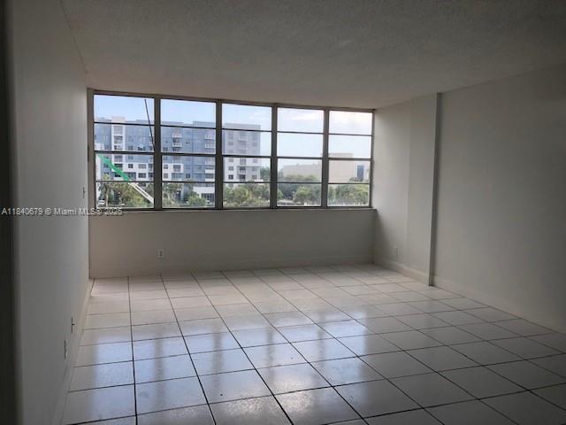 Building Photo - 2025 NE 164th St Unit 407 Rental