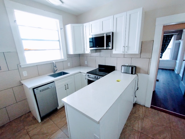 Photo - 2345 Fulton St