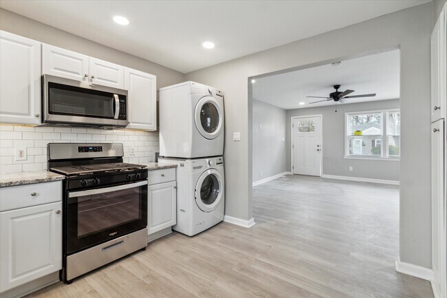 Photo - 118 E Park Ave