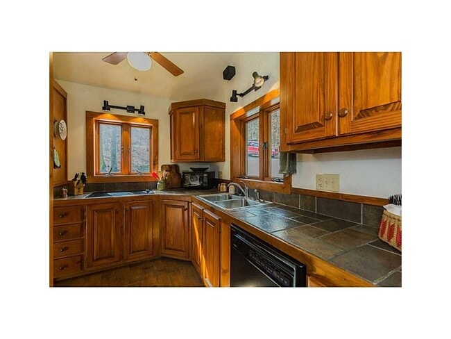 Photo - 3125 Ed Edwards Rd