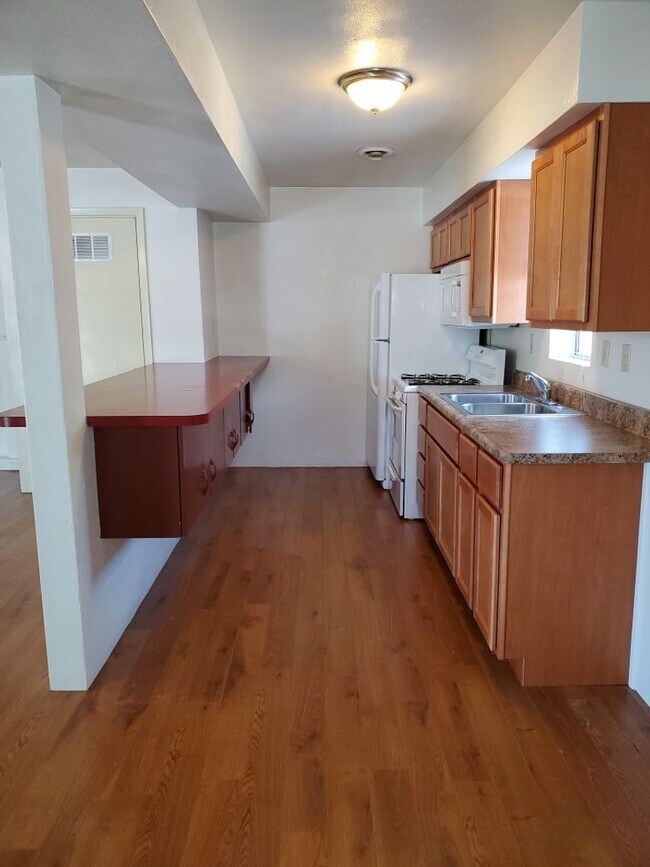 48 W Church St Unit 1