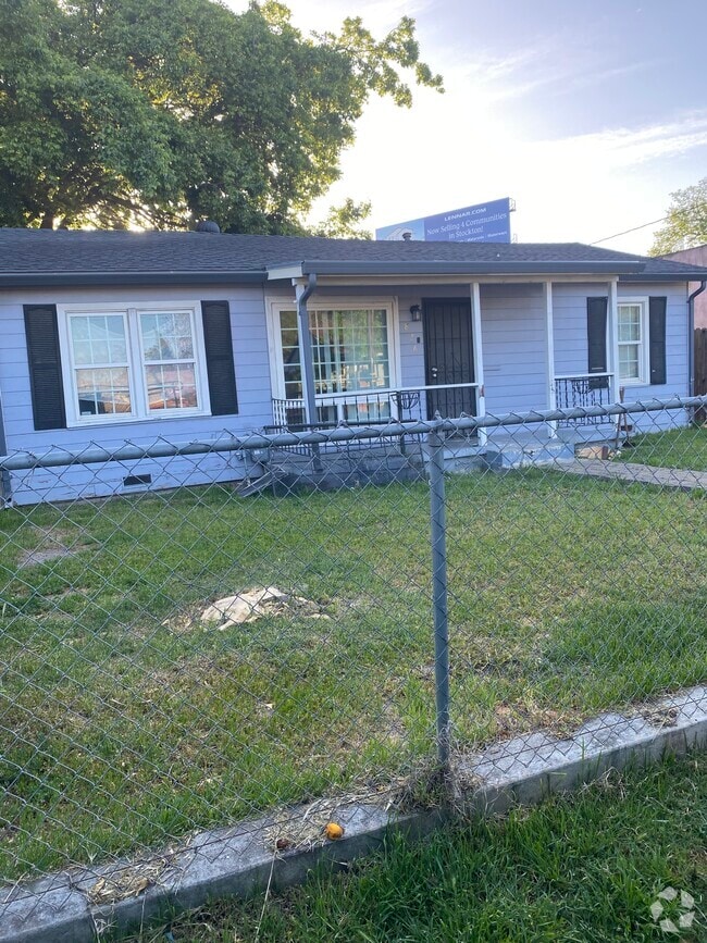 Building Photo - 826 King Ave Rental