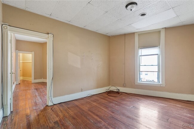 Building Photo - 319 N Salina St