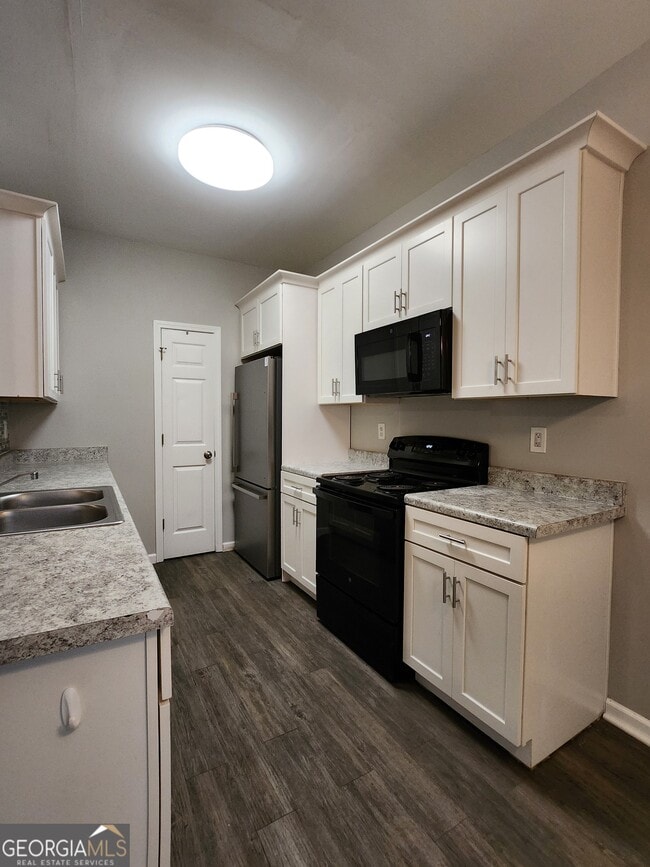 Photo - 285 Brookview Dr