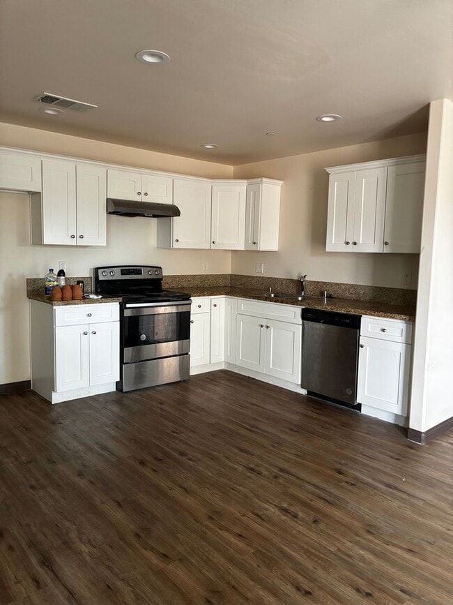 Building Photo - 2009 Owens St Unit A Rental