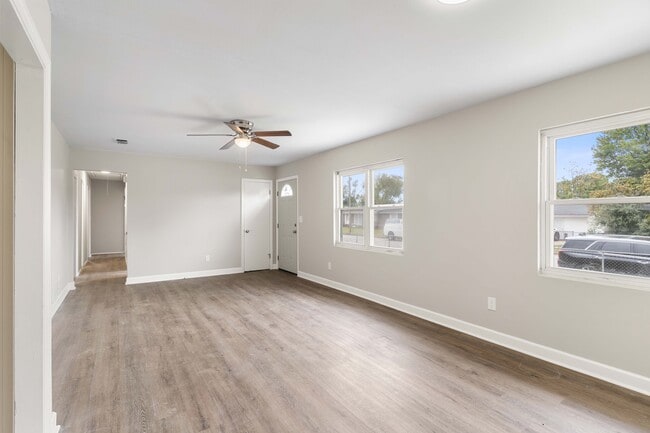 Sala de estar - 3312 Blanchard Rd