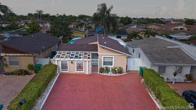 Building Photo - 10552 SW 21st Ln Rental
