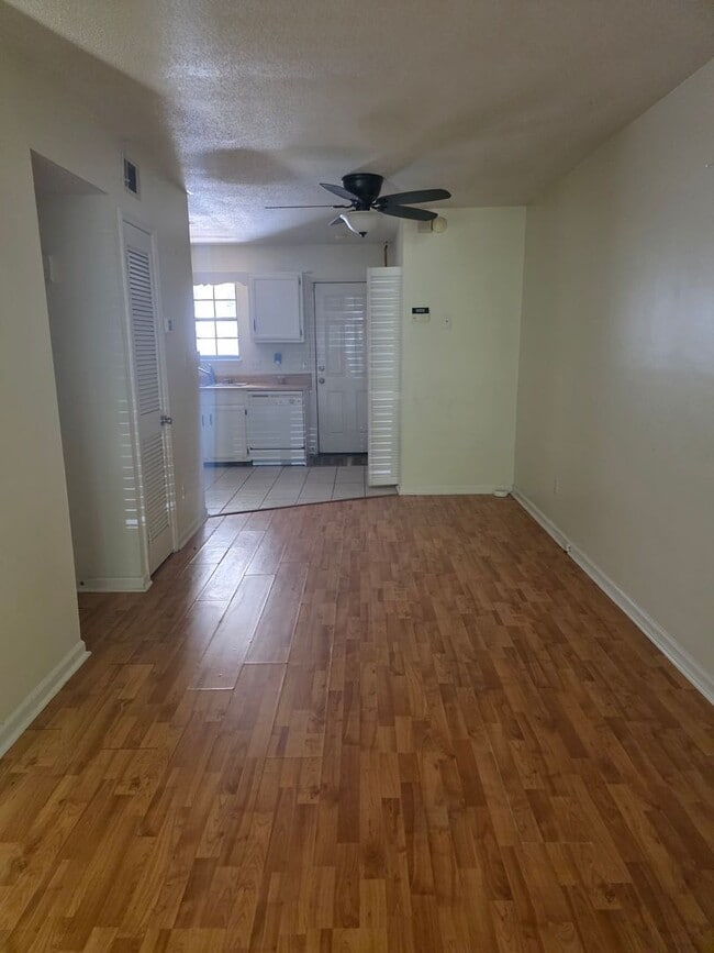 1017 Crossing Brook Way