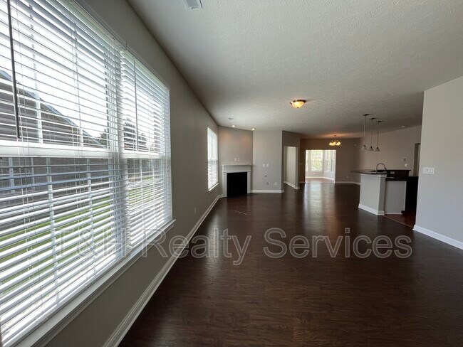 Photo - 4323 Cairo Way