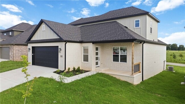 Building Photo - 930 Trestle Ln