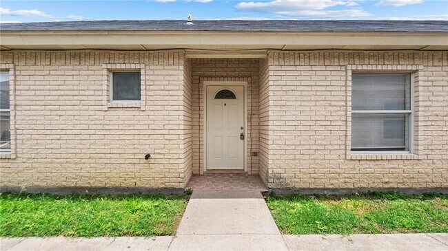 2013 Agua Fina Ave Unidad D