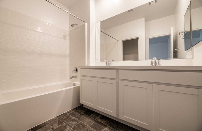 Photo - STUNNING BRAND NEW 3 BEDROOM TOWNHOUSE!