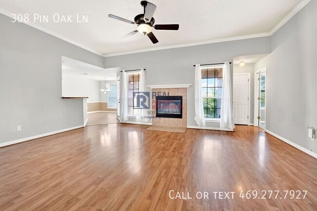 Photo - 308 Pin Oak Ln