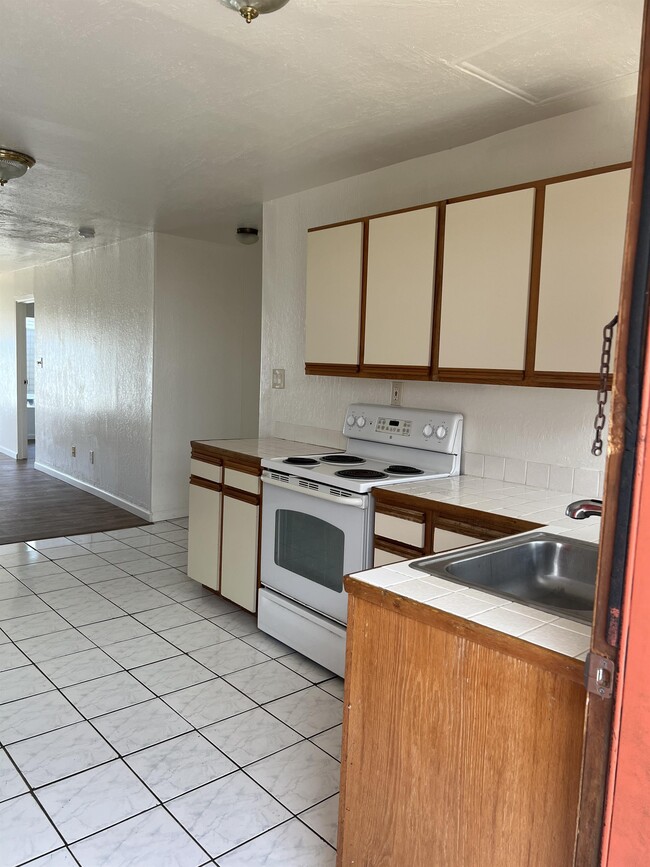 Photo - 731 Makiki St