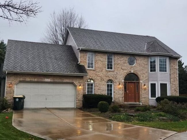 Building Photo - Incredibly beautiful 4 Bedroom 2.5 Bath Home