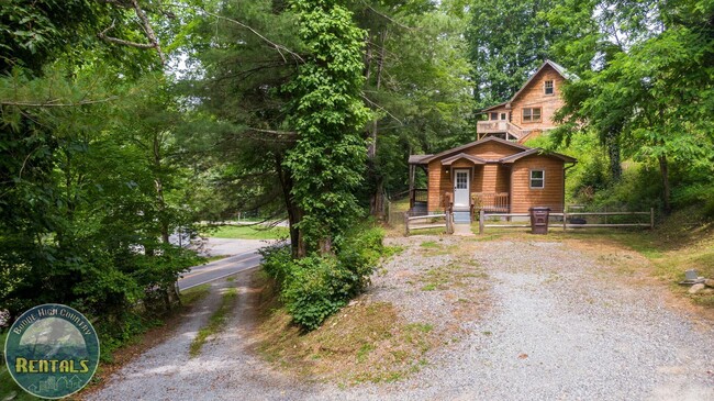 Photo - Chic 2 Bedroom Cabin in Vilas