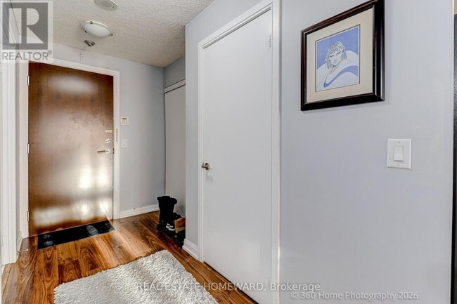 Photo - 181 Village Green Square Unité 1117