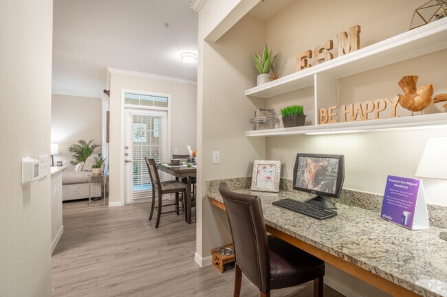 2BR, 2BA - 1065SF - Dining Room
