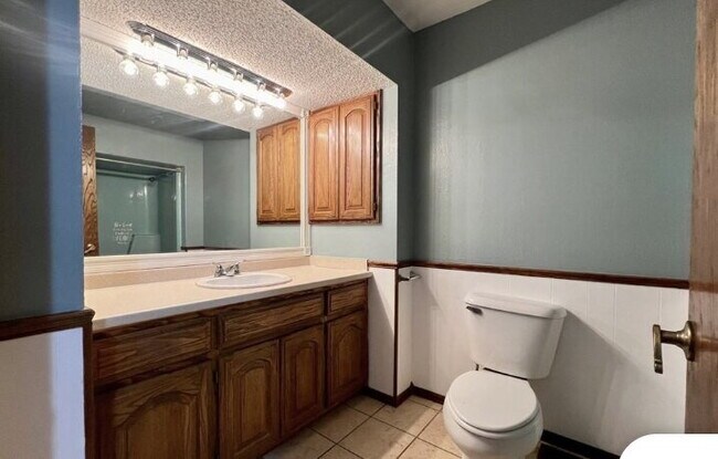 "Charming 3-Bedroom Haven with 2 Baths and 2350 Sq. Ft. of Spacious Living in Springdale!"