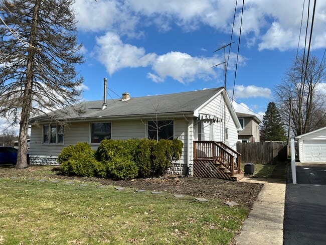 Photo - 620 N State St