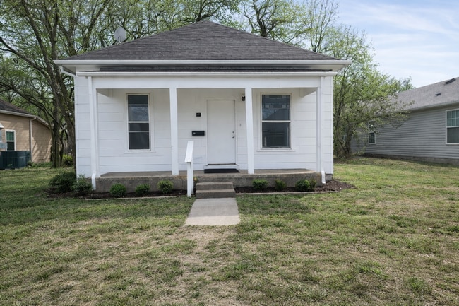 Building Photo - Available May 1 | Renovated 2BR Home | W/D Hookups | Pets Welcome | $850/mo | Pittsburg KS