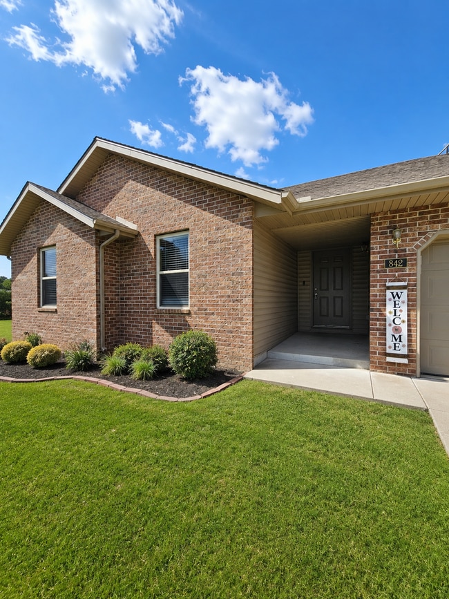 Photo - 842 Lorenza Dr