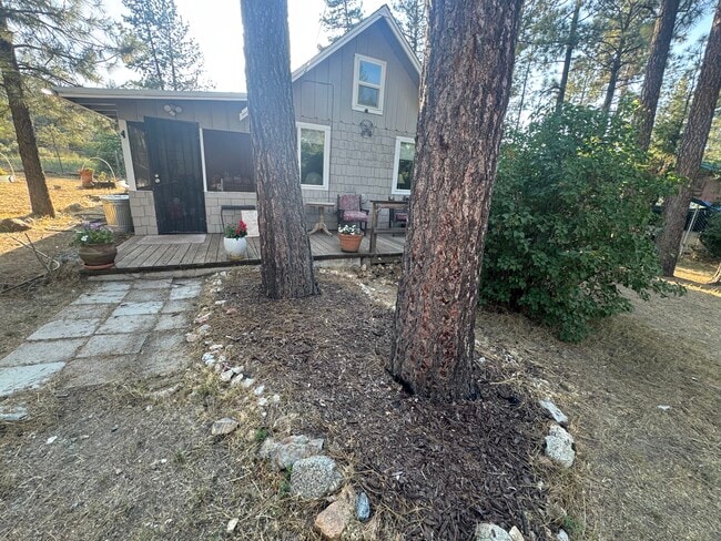 Building Photo - 35081 Barbara Lee Dr Rental