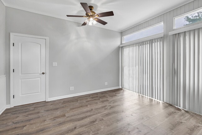 Photo - 292 Coram Ave
