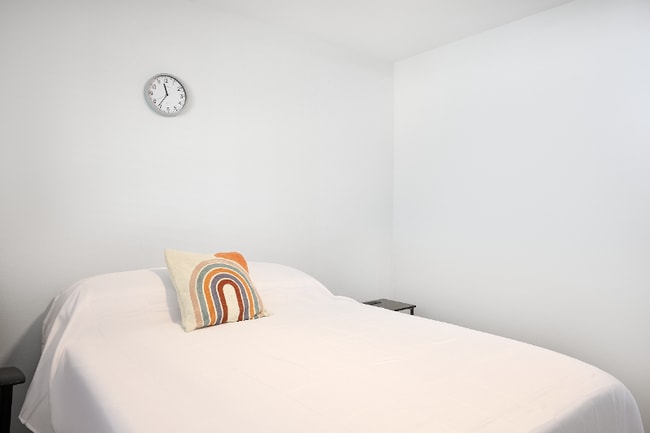 Building Photo - 1630 E 12th St