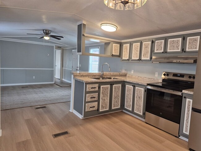 Photo - New Listing!!