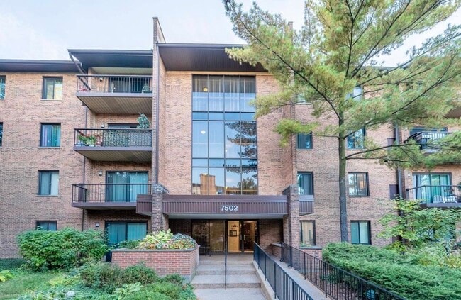 Photo - 7502 Farmingdale Dr Condo Unit 201