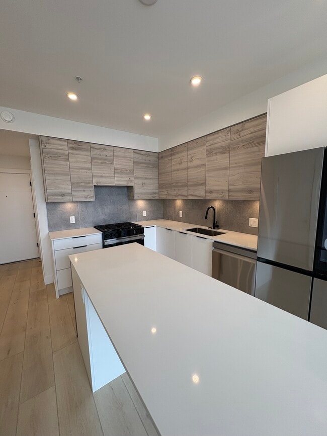 Building Photo - 30490 Cardinal Av Unit 607