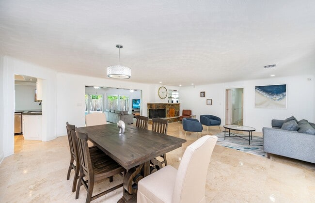 Photo - 1031 Redbird Ave