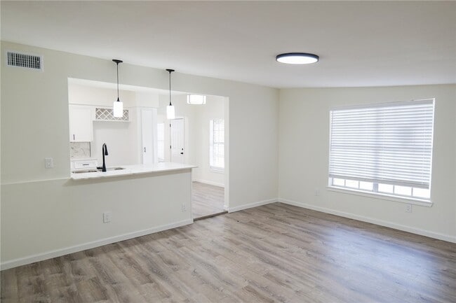 10822 Mayfield Dr
