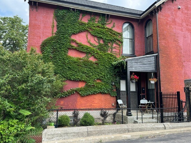 11 Whitney Pl Unit 2