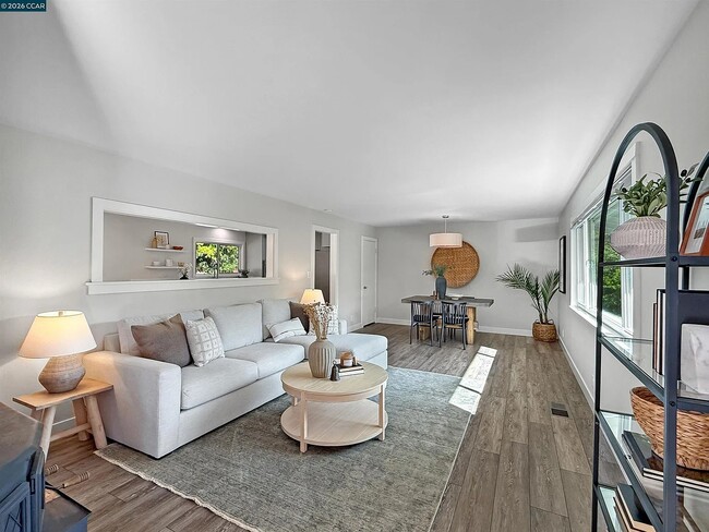 Photo - 8 Cherry Hills Ct
