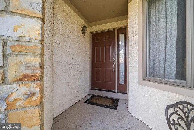 Building Photo - 42 Woodmont Dr