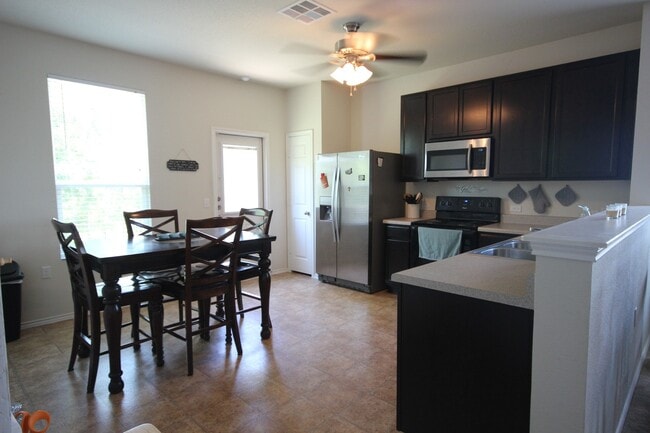 Photo - Lovely Woodland Hills 3/2/2 home backing up to greenbelt