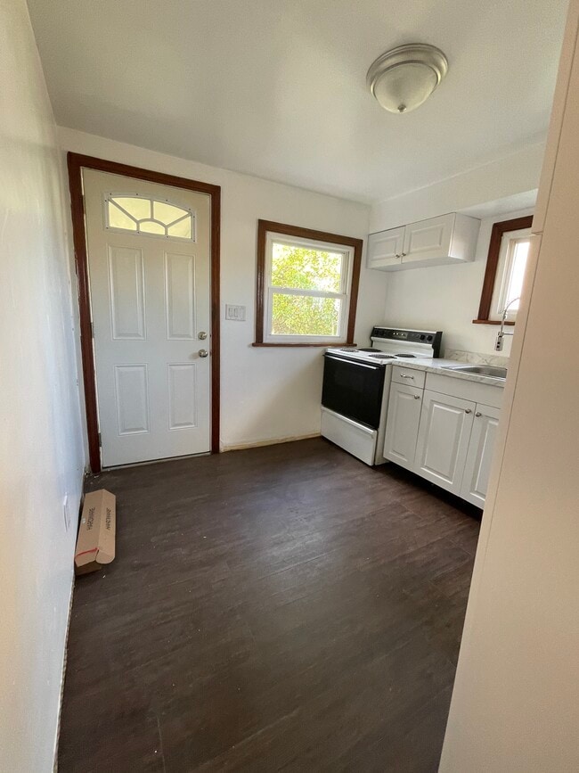 Photo - 110 Hazel Alley